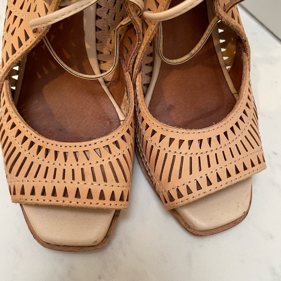 Jeffrey Campbell Rayos Tan Wedge Sandals - Picture 12 of 12